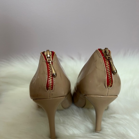 Madden girl nude pumps with red and gold detail zipper - Picture 4 of 5